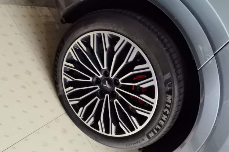 Used VOYAH FREE 2025 Model FREE+ Rear-Drive Qiankun Edition Exterior 5