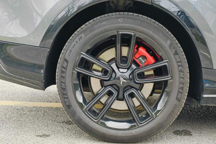 Used VOYAH FREE 2025 318 259 km All-Wheel-Drive Exploration Edition Exterior 9