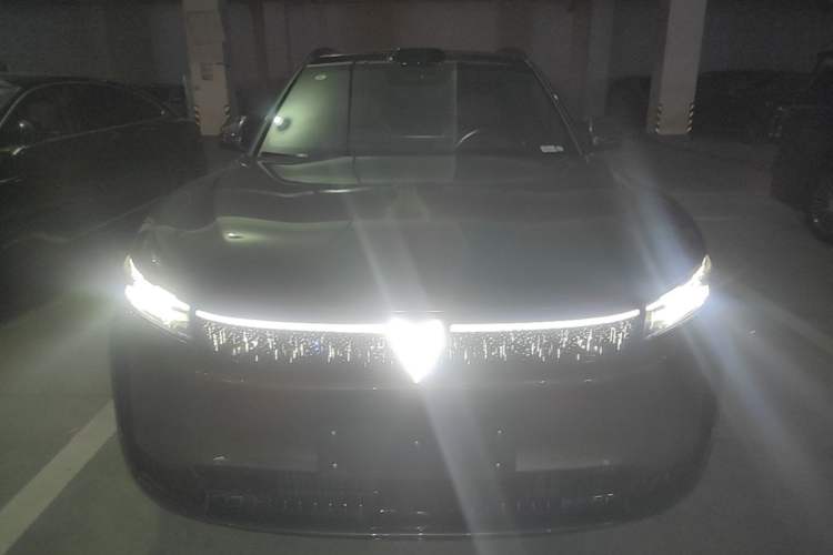 Used VOYAH FREE 2025 Model FREE+ Four-Wheel-Drive Qiankun Edition Front