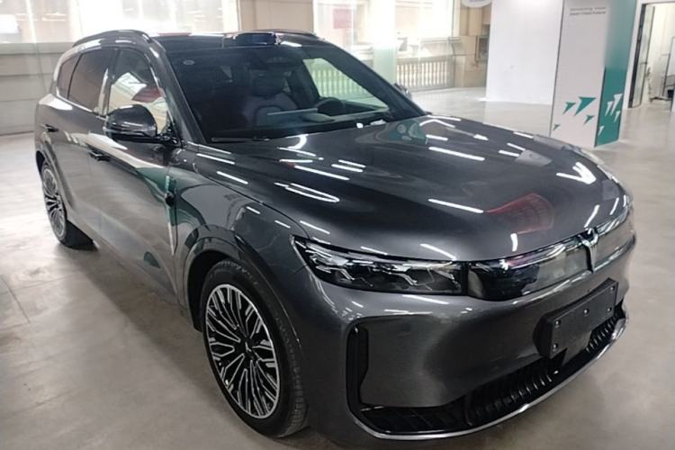 Used VOYAH FREE 2025 Model FREE+ Four-Wheel-Drive Qiankun Edition Front Right 45 Deg