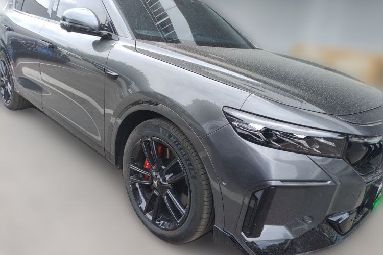 Used VOYAH FREE 2025 318 259 km All-Wheel-Drive Exploration Edition Front Right 45 Deg