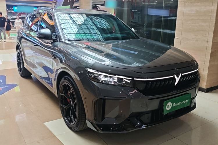 Used VOYAH FREE 2025 318 259 km All-Wheel-Drive Exploration Edition Front Right 45 Deg