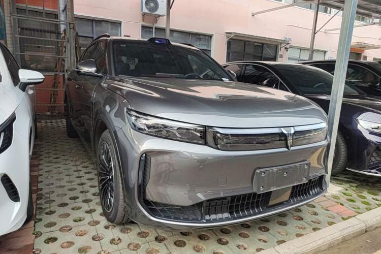 Used VOYAH FREE 2025 Model FREE+ Rear-Drive Qiankun Edition Front Right 45 Deg