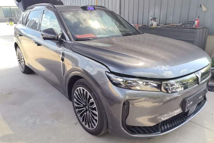 Used VOYAH FREE 2025 Model FREE+ Four-Wheel-Drive Qiankun Edition Front Right 45 Deg