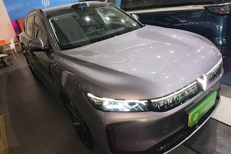 Used VOYAH FREE 2025 Model FREE+ Four-Wheel-Drive Qiankun Edition Front Right 45 Deg