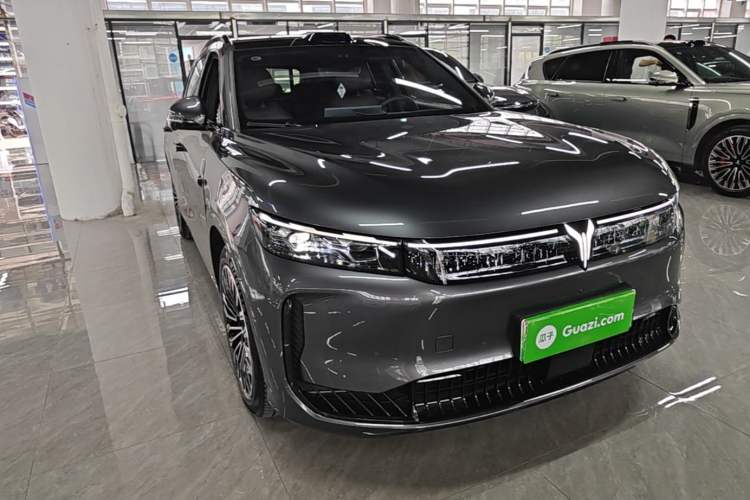 Used VOYAH FREE 2025 Model FREE+ Rear-Drive Qiankun Edition Front Right 45 Deg