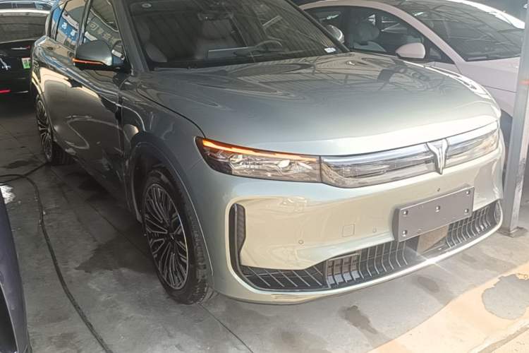 Used VOYAH FREE 2025 Model FREE+ Rear-Drive Qiankun Edition Front Right 45 Deg