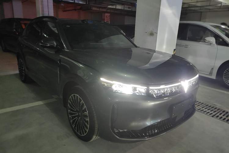 Used VOYAH FREE 2025 Model FREE+ Rear-Drive Qiankun Edition Front Right 45 Deg