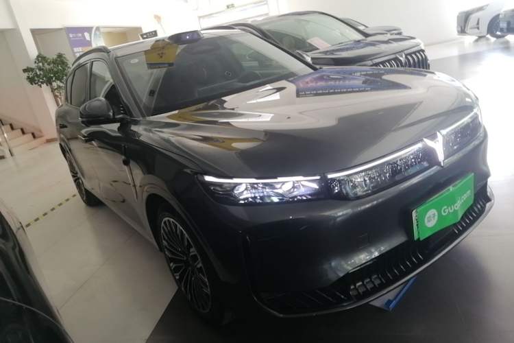 Used VOYAH FREE 2025 Model FREE+ Four-Wheel-Drive Qiankun Edition Front Right 45 Deg