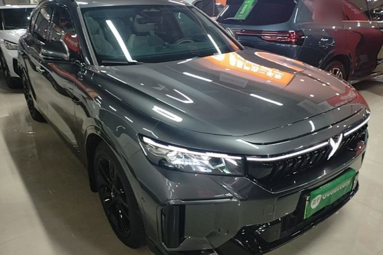 Used VOYAH FREE 2025 318 259 km All-Wheel-Drive Exploration Edition Front Right 45 Deg