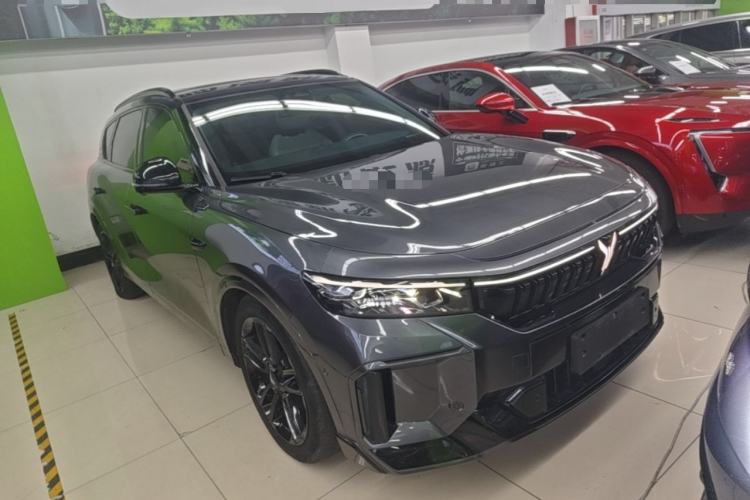 Used VOYAH FREE 2025 318 259 km All-Wheel-Drive Exploration Edition Front Right 45 Deg