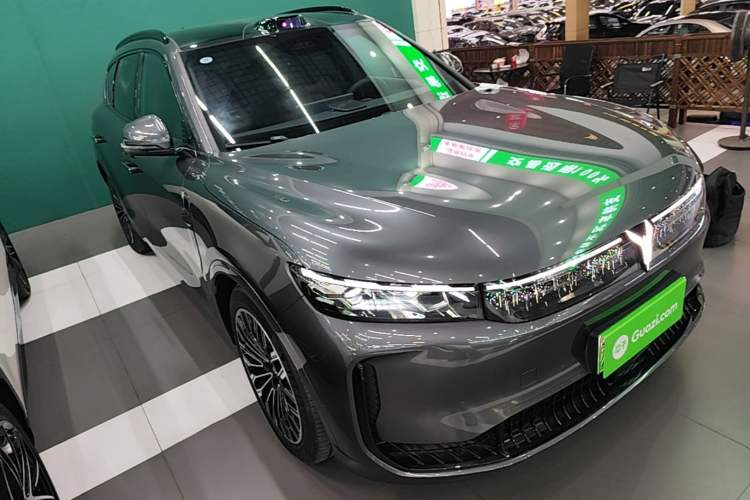 Used VOYAH FREE 2025 Model FREE+ Four-Wheel-Drive Qiankun Edition Front Right 45 Deg