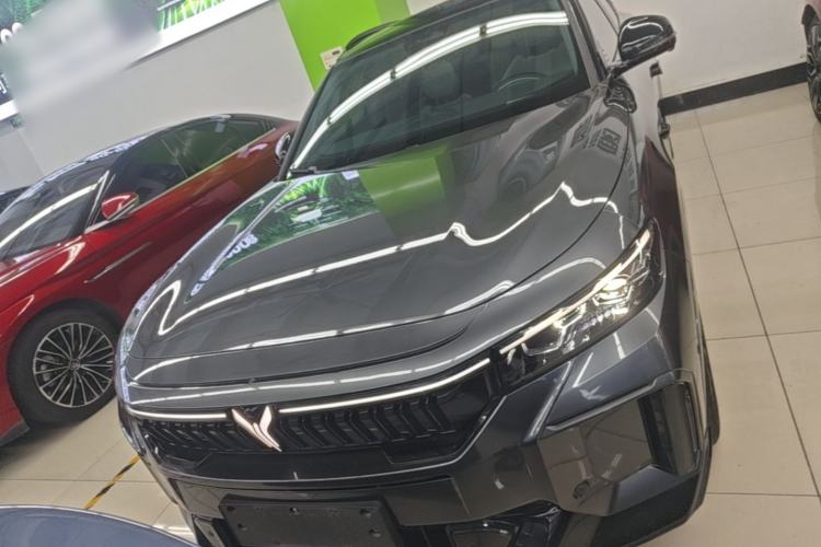 Used VOYAH FREE 2025 318 259 km All-Wheel-Drive Exploration Edition Front