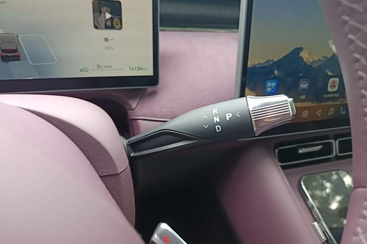 Used VOYAH FREE 2025 Model FREE+ Four-Wheel-Drive Qiankun Edition Gear Lever