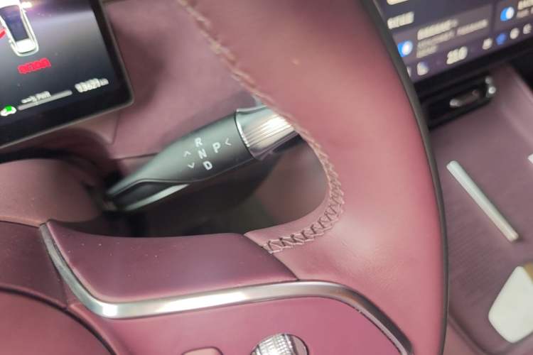 Used VOYAH FREE 2025 Model FREE+ Rear-Drive Qiankun Edition Gear Lever