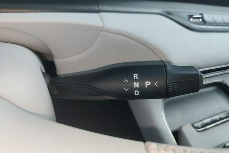 Used VOYAH FREE 2025 318 318 km Rear-Drive Touring Edition Gear Lever