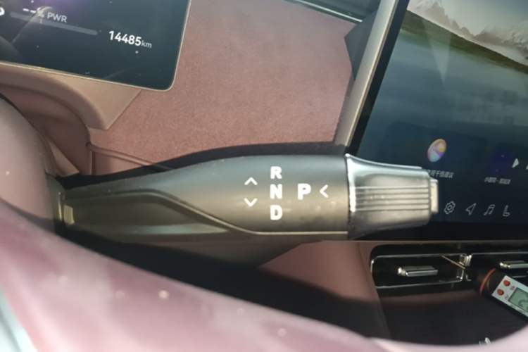 Used VOYAH FREE 2025 Model FREE+ Rear-Drive Qiankun Edition Gear Lever