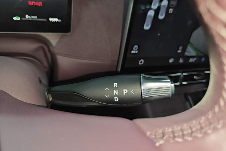 Used VOYAH FREE 2025 Model FREE+ Rear-Drive Qiankun Edition Gear Lever