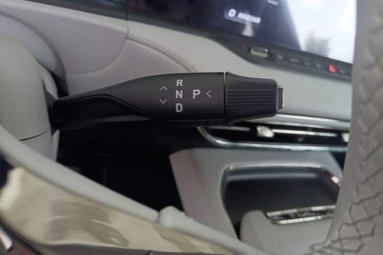 Used VOYAH FREE 2025 318 318 km Rear-Drive Touring Edition Gear Lever