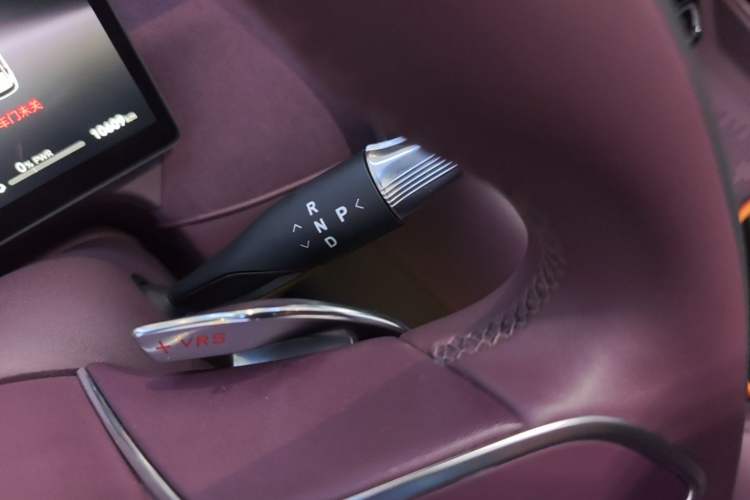 Used VOYAH FREE 2025 Model FREE+ Four-Wheel-Drive Qiankun Edition Gear Lever