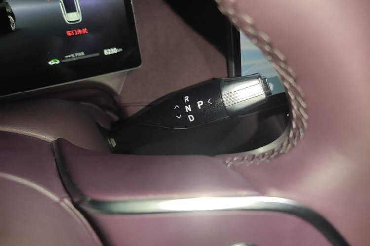 Used VOYAH FREE 2025 Model FREE+ Rear-Drive Qiankun Edition Gear Lever