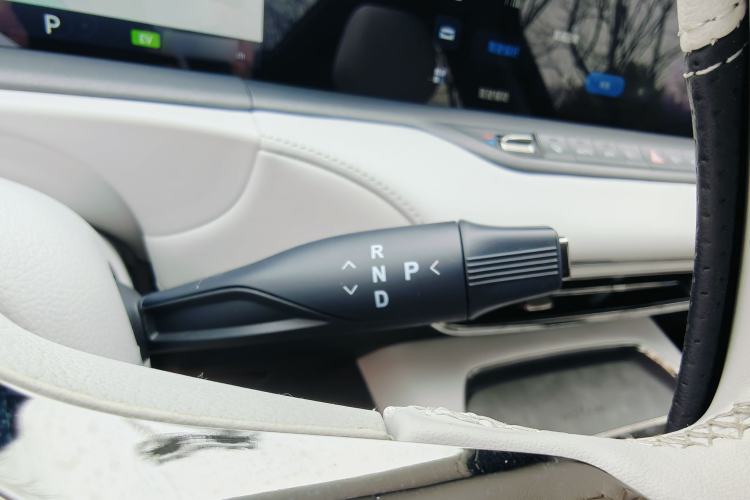 Used VOYAH FREE 2025 318 259 km All-Wheel-Drive Exploration Edition Gear Lever