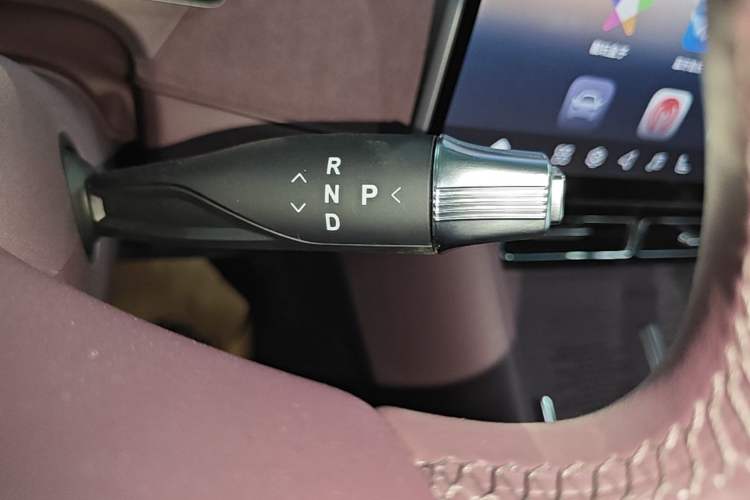 Used VOYAH FREE 2025 Model FREE+ Rear-Drive Qiankun Edition Gear Lever