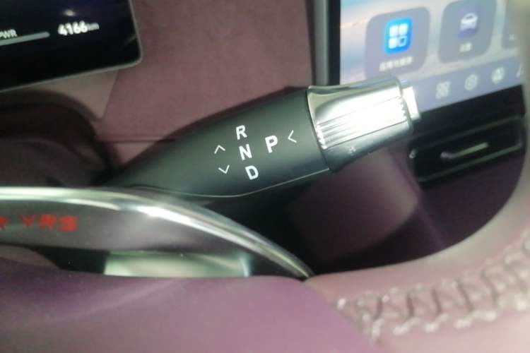 Used VOYAH FREE 2025 Model FREE+ Four-Wheel-Drive Qiankun Edition Gear Lever