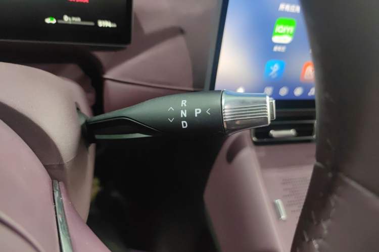 Used VOYAH FREE 2025 Model FREE+ Rear-Drive Qiankun Edition Gear Lever