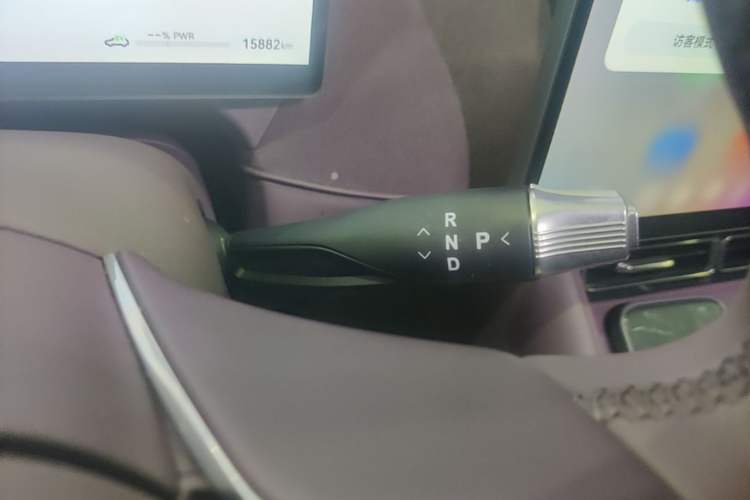 Used VOYAH FREE 2025 Model FREE+ Rear-Drive Qiankun Edition Gear Lever