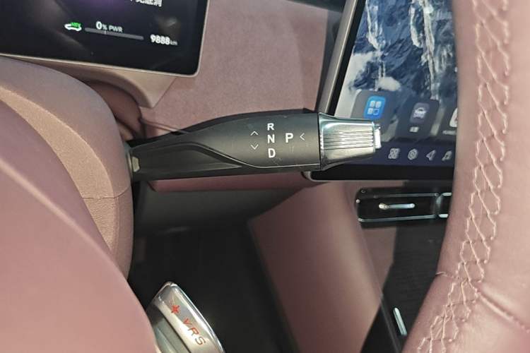 Used VOYAH FREE 2025 Model FREE+ Four-Wheel-Drive Qiankun Edition Gear Lever