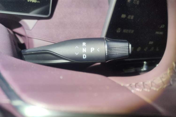 Used VOYAH FREE 2025 Model FREE+ Rear-Drive Qiankun Edition Gear Lever