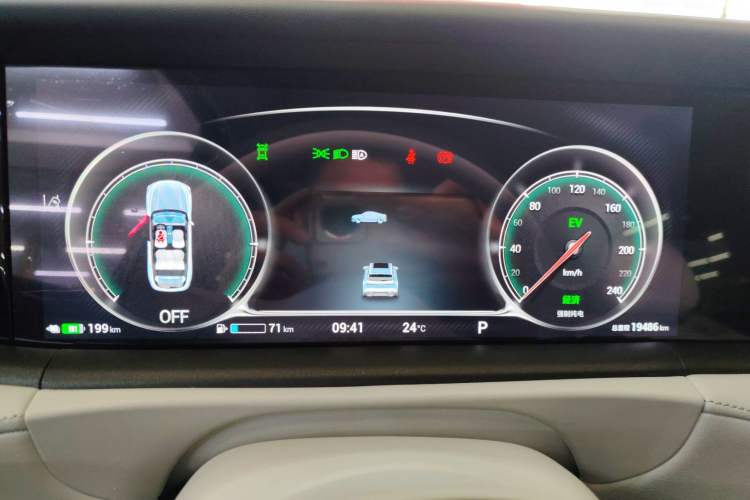 Used VOYAH FREE 2025 318 318 km Rear-Drive Touring Edition Instrument Cluster