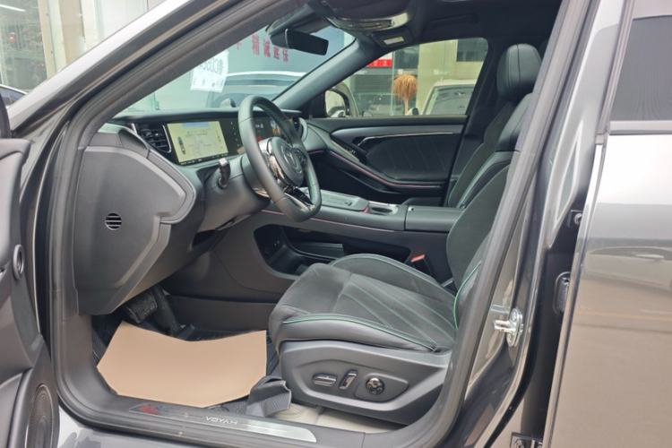 Used VOYAH FREE 2025 318 259 km All-Wheel-Drive Exploration Edition Interior 1
