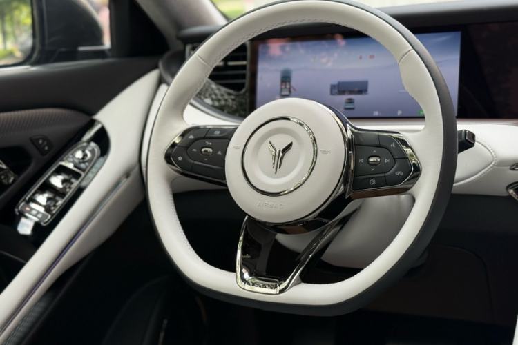 Used VOYAH FREE 2025 318 318 km Rear-Drive Touring Edition Interior 1