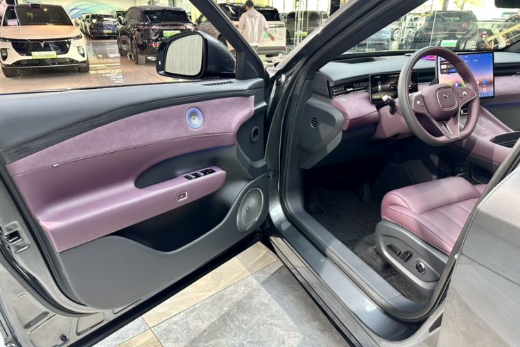 Used VOYAH FREE 2025 Model FREE+ Rear-Drive Qiankun Edition Interior 2