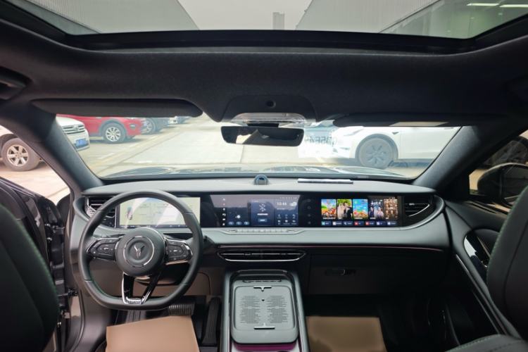 Used VOYAH FREE 2025 318 259 km All-Wheel-Drive Exploration Edition Interior 3