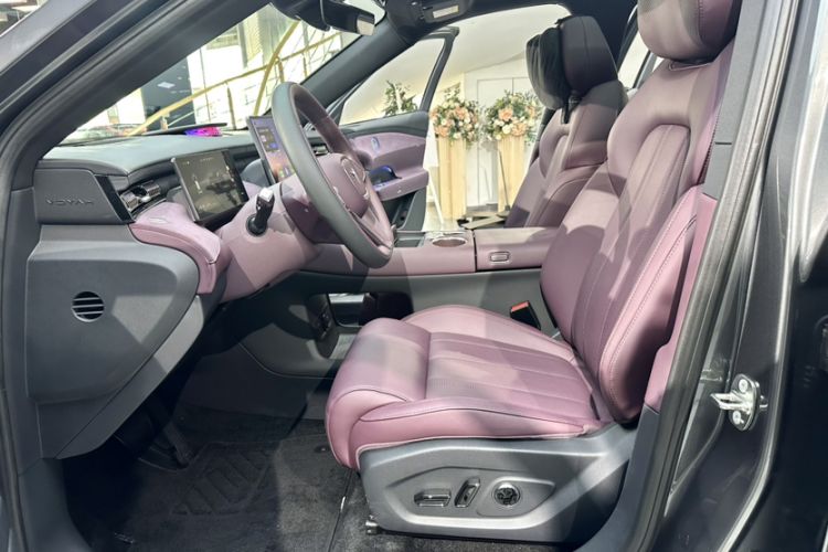 Used VOYAH FREE 2025 Model FREE+ Rear-Drive Qiankun Edition Interior 3