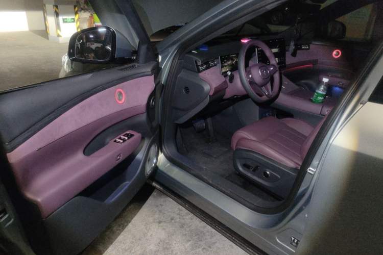 Used VOYAH FREE 2025 Model FREE+ Rear-Drive Qiankun Edition Interior 3