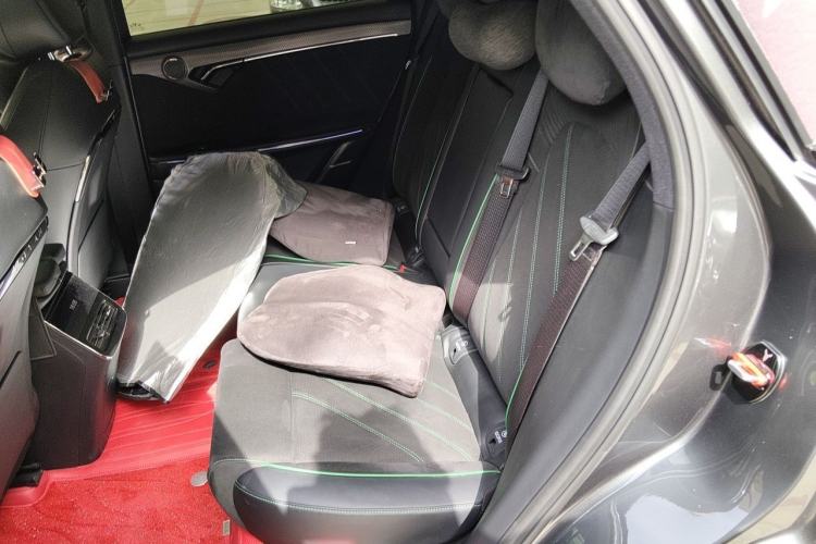 Used VOYAH FREE 2025 318 259 km All-Wheel-Drive Exploration Edition Interior 4