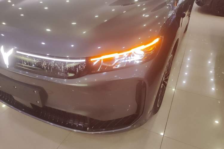 Used VOYAH FREE 2025 Model FREE+ Rear-Drive Qiankun Edition Left Front Headlight