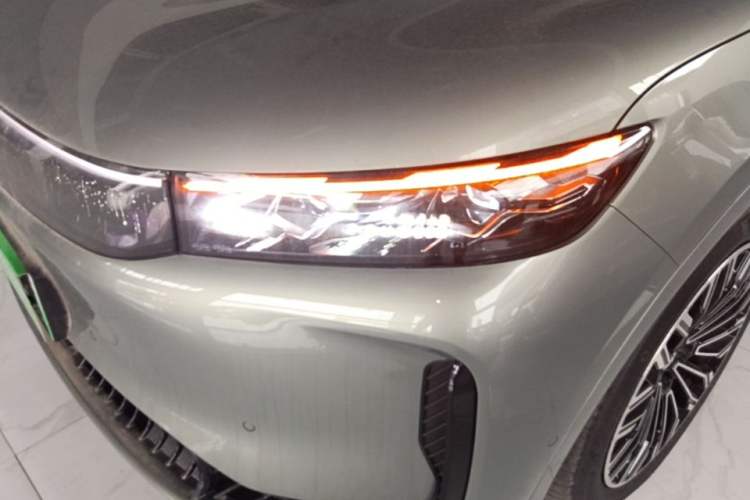 Used VOYAH FREE 2025 Model FREE+ Rear-Drive Qiankun Edition Left Front Headlight