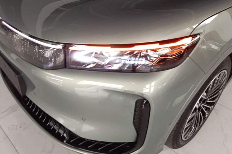 Used VOYAH FREE 2025 Model FREE+ Rear-Drive Qiankun Edition Left Front Headlight