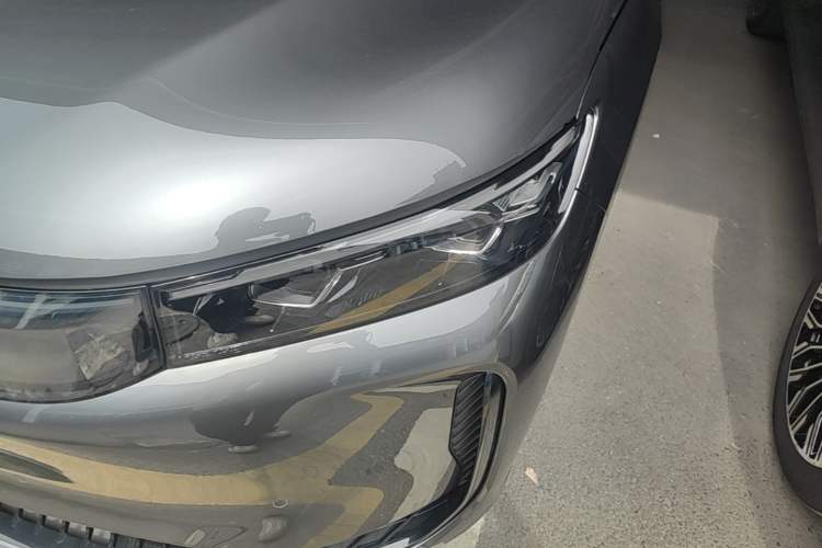 Used VOYAH FREE 2025 Model FREE+ Four-Wheel-Drive Qiankun Edition Left Front Headlight