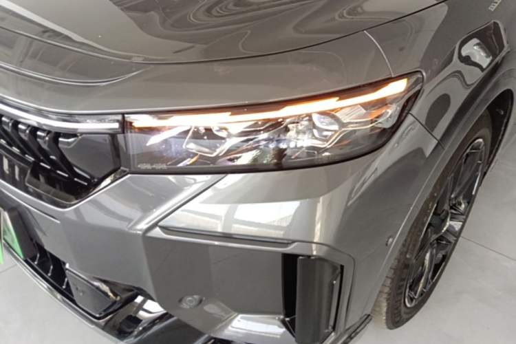 Used VOYAH FREE 2025 318 259 km All-Wheel-Drive Exploration Edition Left Front Headlight