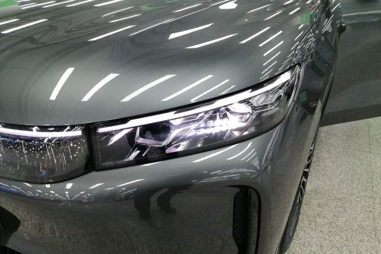 Used VOYAH FREE 2025 Model FREE+ Rear-Drive Qiankun Edition Left Front Headlight