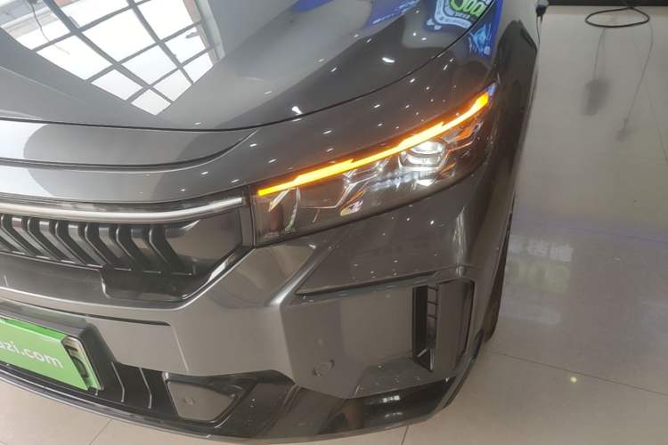 Used VOYAH FREE 2025 318 318 km Rear-Drive Touring Edition Left Front Headlight