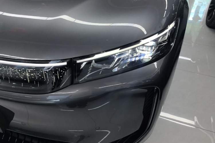 Used VOYAH FREE 2025 Model FREE+ Rear-Drive Qiankun Edition Left Front Headlight