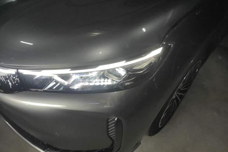 Used VOYAH FREE 2025 Model FREE+ Rear-Drive Qiankun Edition Left Front Headlight