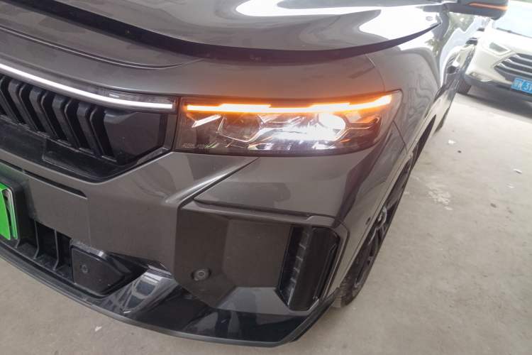 Used VOYAH FREE 2025 318 318 km Rear-Drive Touring Edition Left Front Headlight